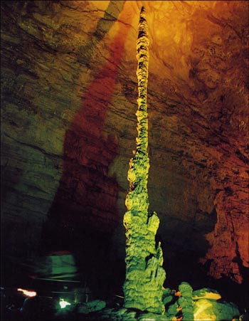 張家界國家森林公園、大峽谷、玻璃橋、鳳凰古城四日游